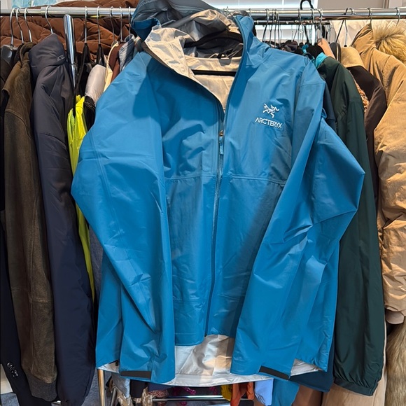 Arc'teryx BETA Raincoat Lightweight Waterproof Performance